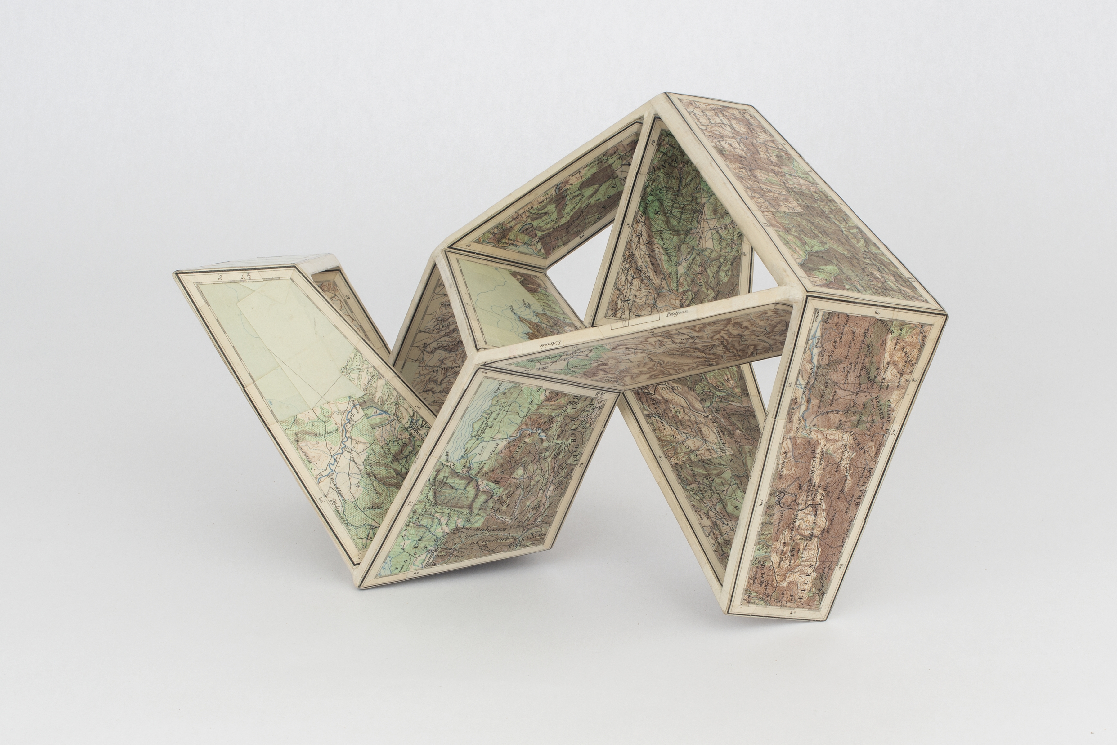Doubled Landscape (Variable Globes), 2021

Plywood and reconstituted map fragments

25 x 40 x 25 cm / 9.8 x 15.7 x 9.8 in.

Enquire