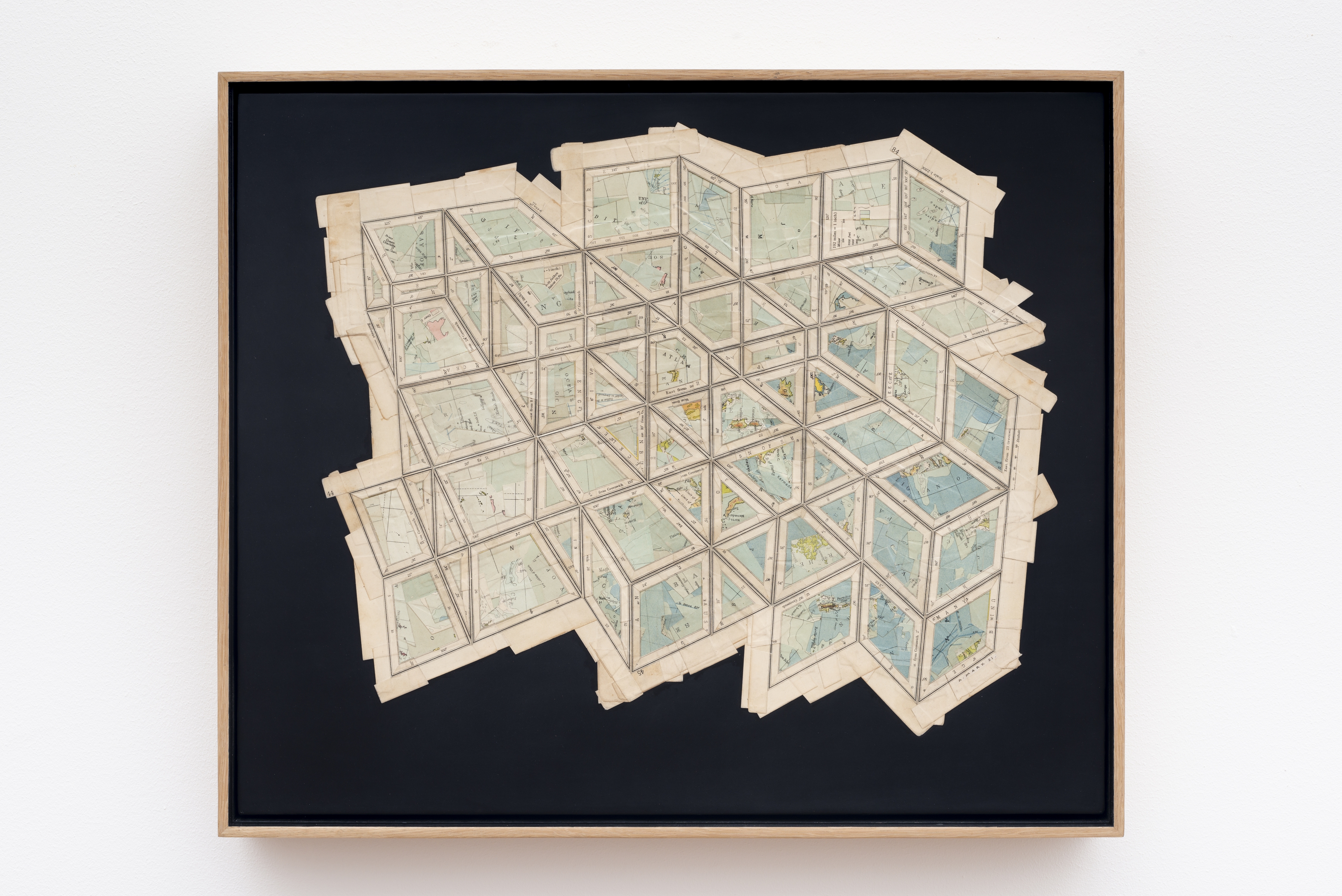 Square Expanse, 2021
Reconfigured map fragments on canvas

53 x 63 x 7.5 cm / 20.8 x 24.8 x 3 in

Enquire

&amp;nbsp;